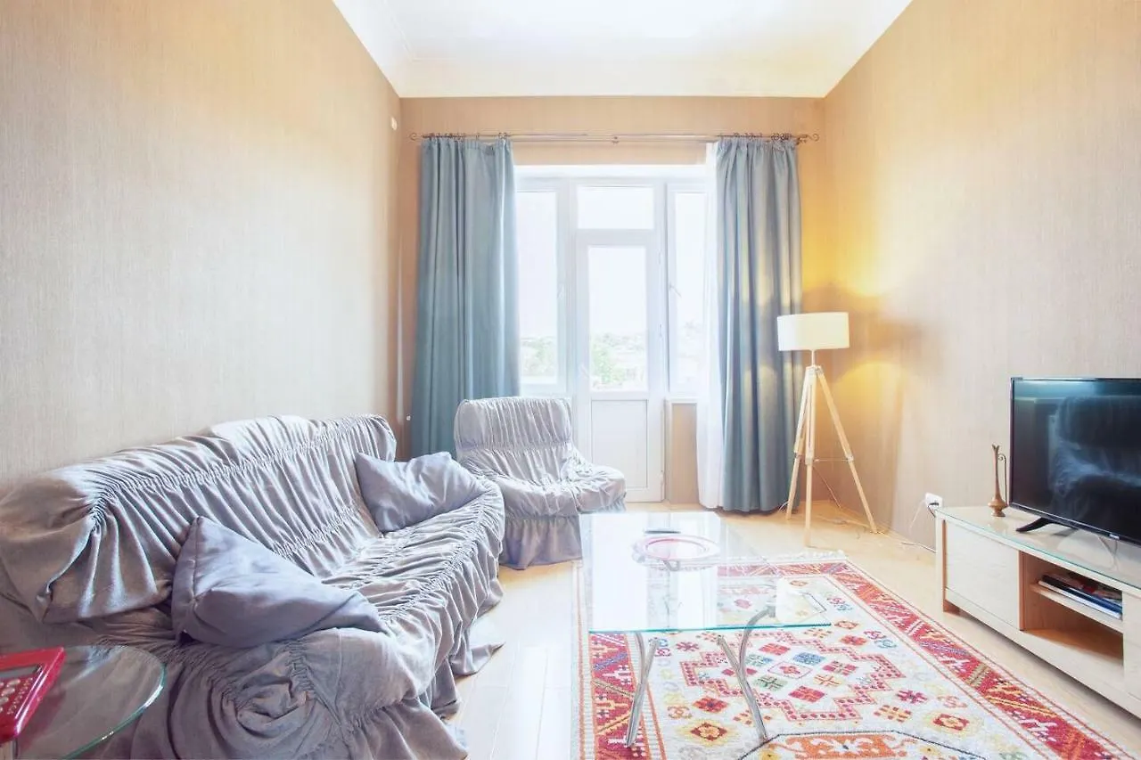 Wehost Apartment On A Colorful Street Τυφλίδα