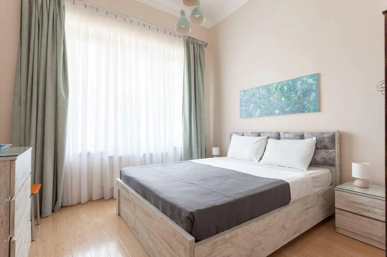 Wehost Apartment On A Colorful Street Τυφλίδα