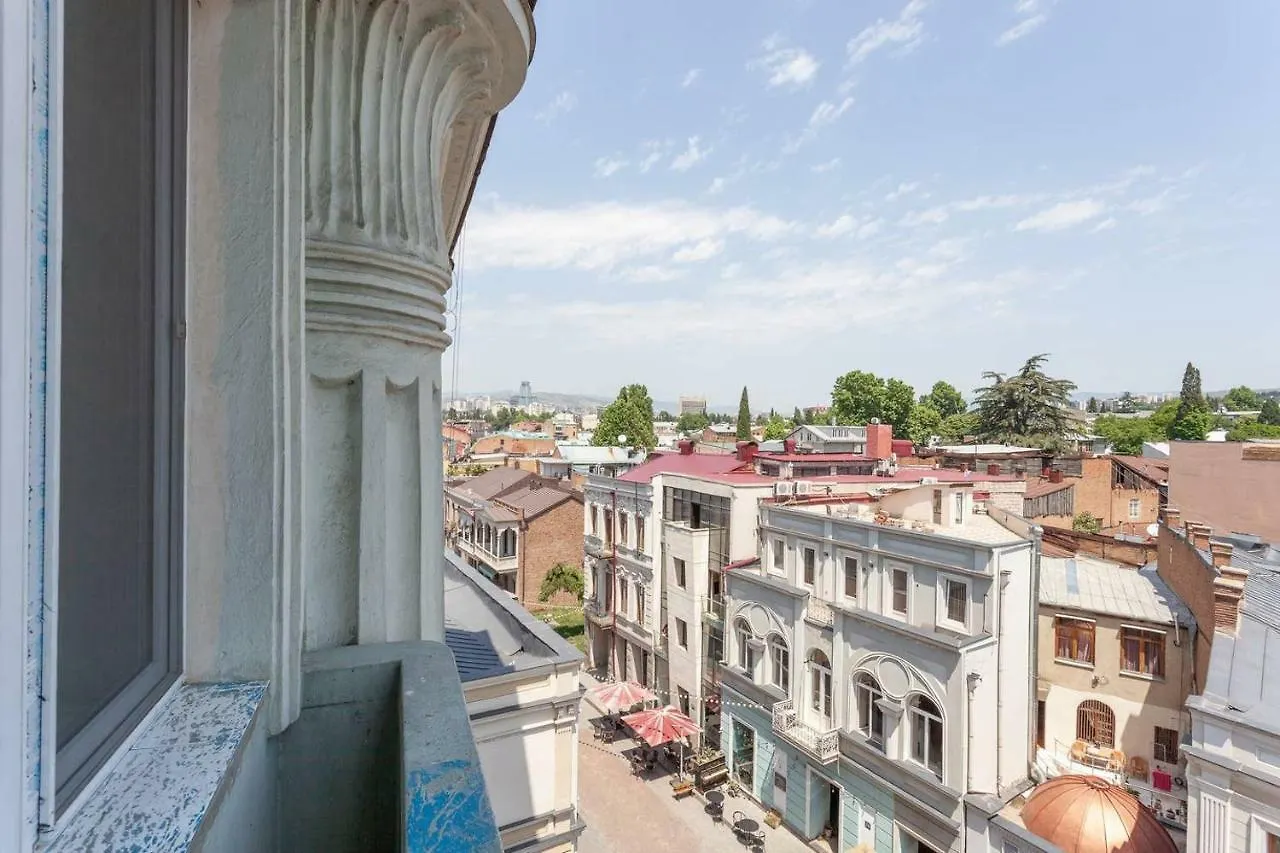 Wehost Apartment On A Colorful Street Τυφλίδα Γεωργία
